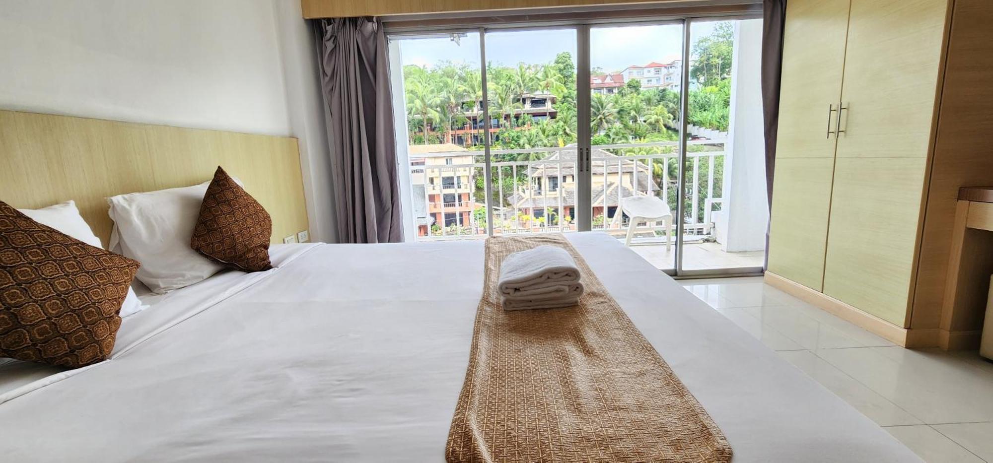 Eden Park Patong Exterior foto