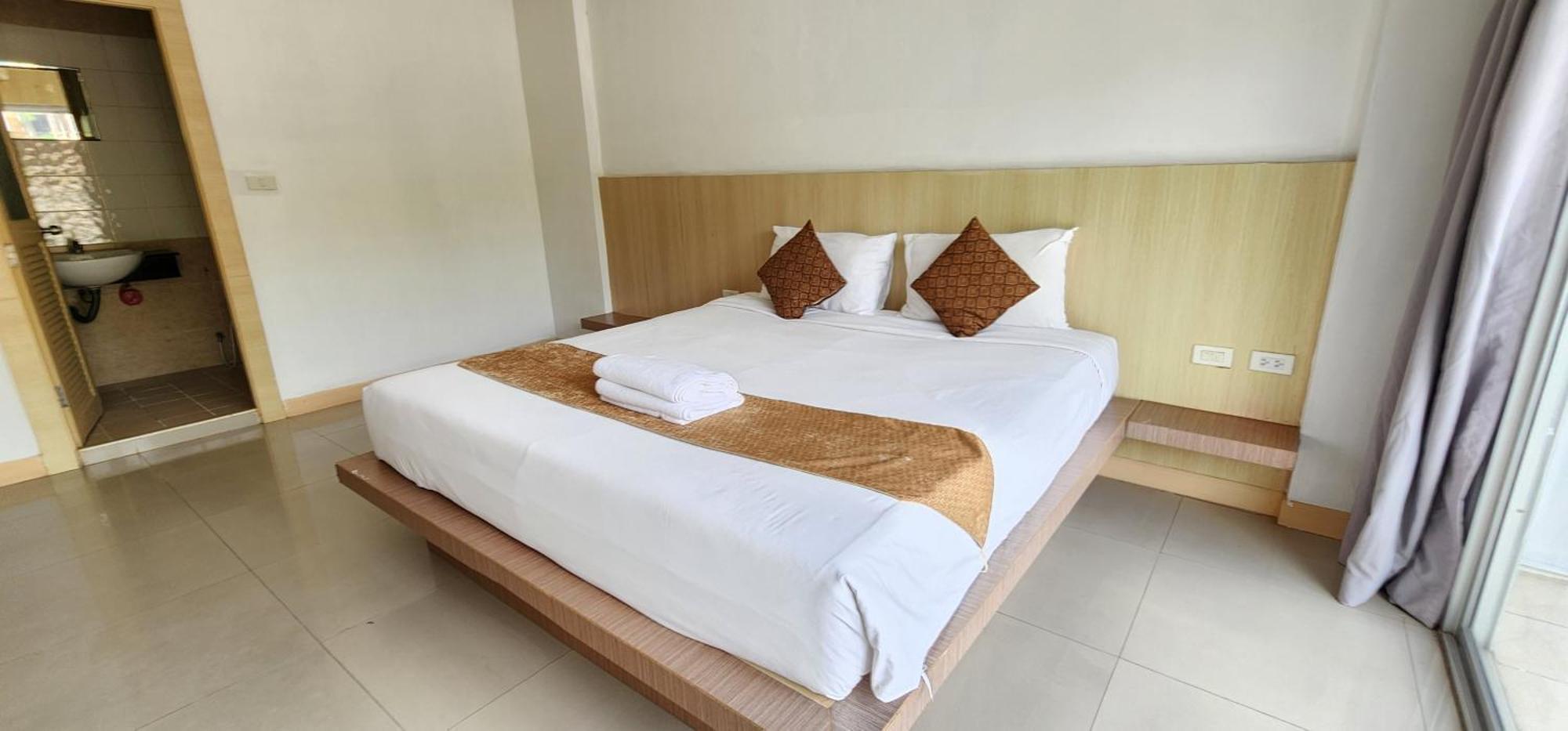 Eden Park Patong Exterior foto