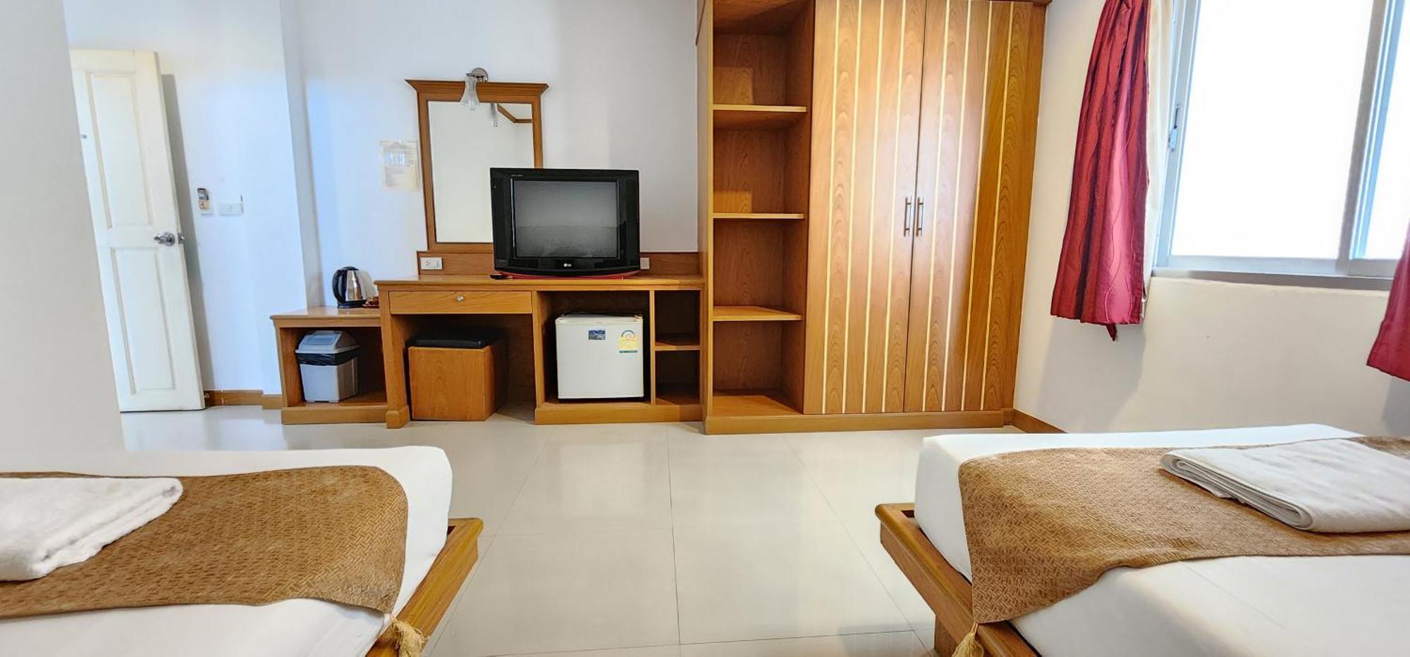 Eden Park Patong Exterior foto