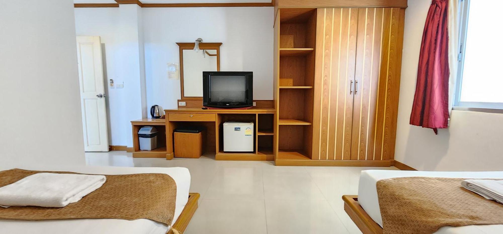 Eden Park Patong Exterior foto