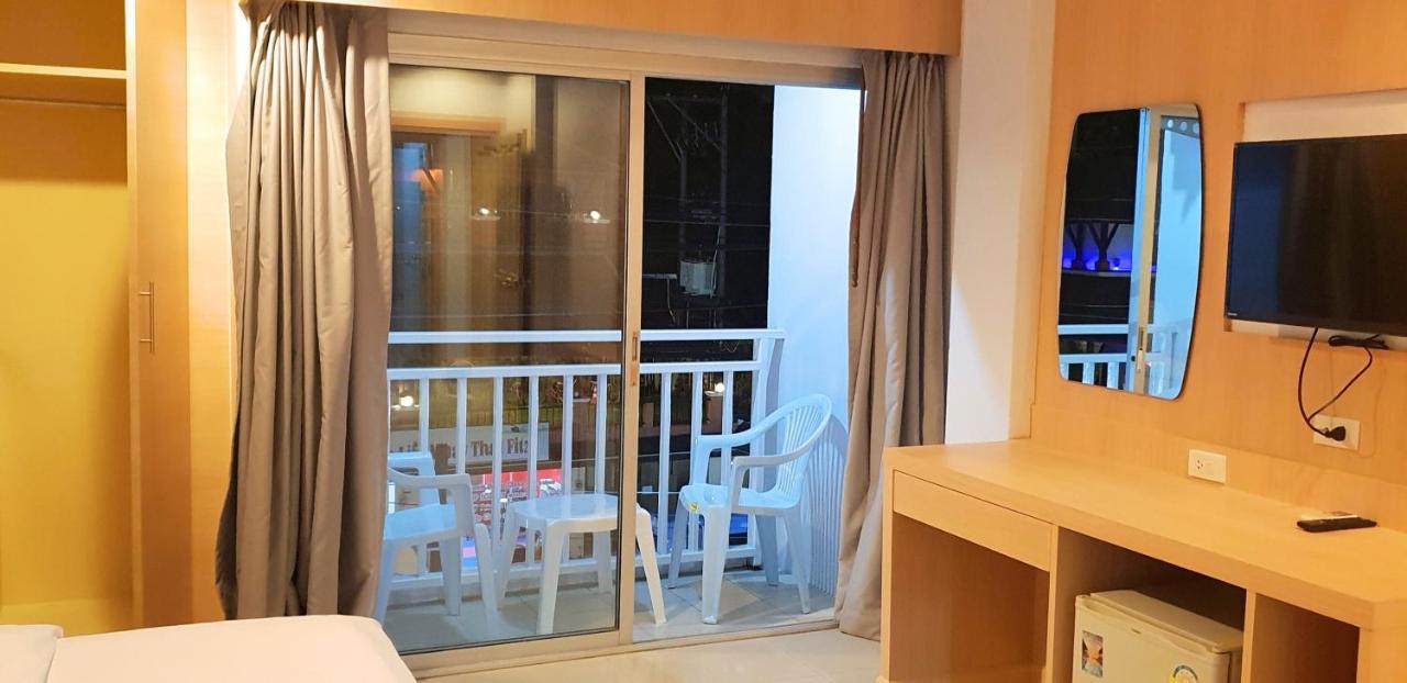 Eden Park Patong Exterior foto