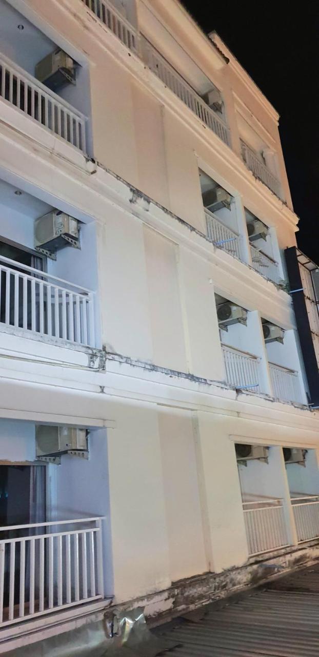 Eden Park Patong Exterior foto